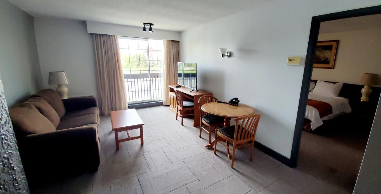 Lagoon City Pier One Resort Bagian luar foto