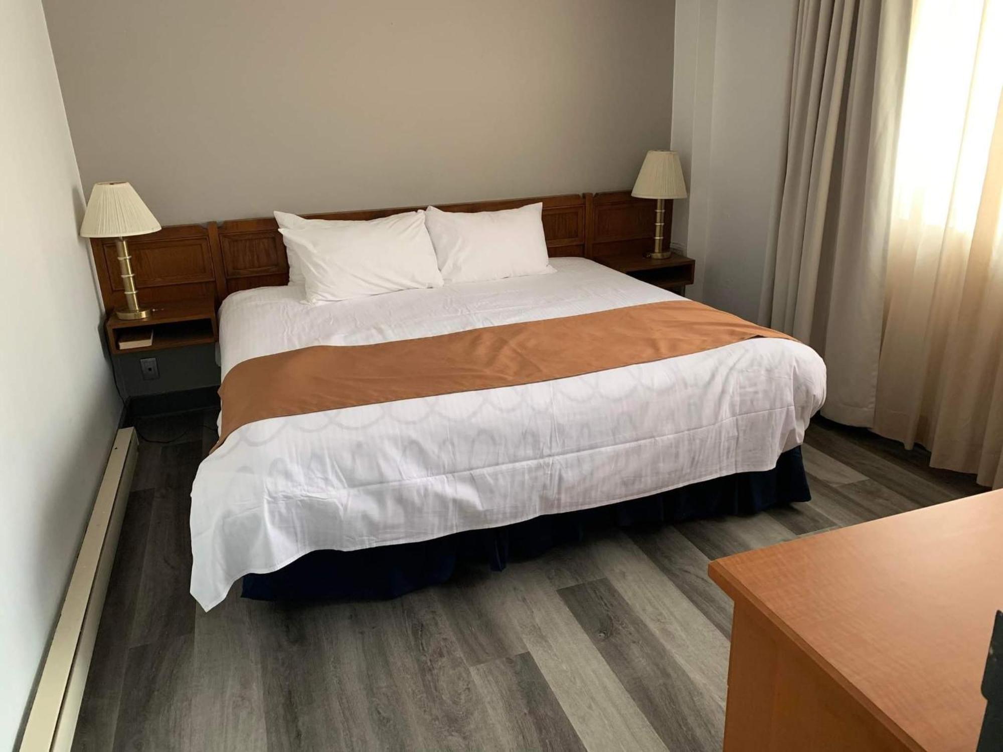 Lagoon City Pier One Resort Bagian luar foto